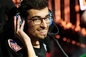 ��OWL�������Ļ�����Corey Nigra��2020������