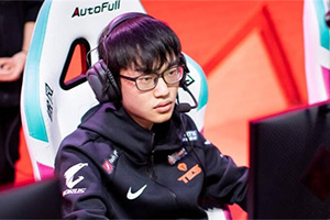 ��LPL��V5����ѵ������սTES ���̴�ս���١�